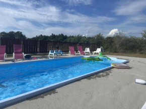 Sodra Gotland 14 bed med pool
